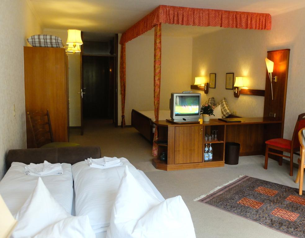 Hotel Valsana Am Kurpark Bad Wildbad Exterior foto