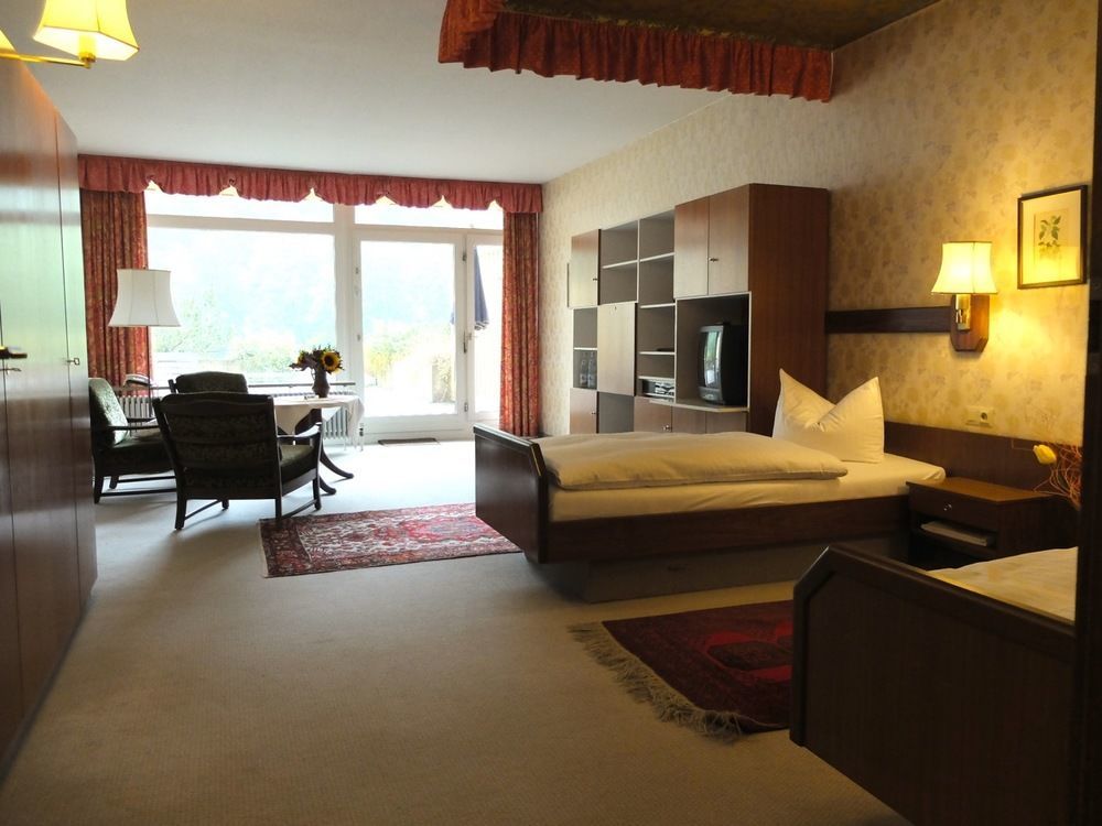 Hotel Valsana Am Kurpark Bad Wildbad Exterior foto