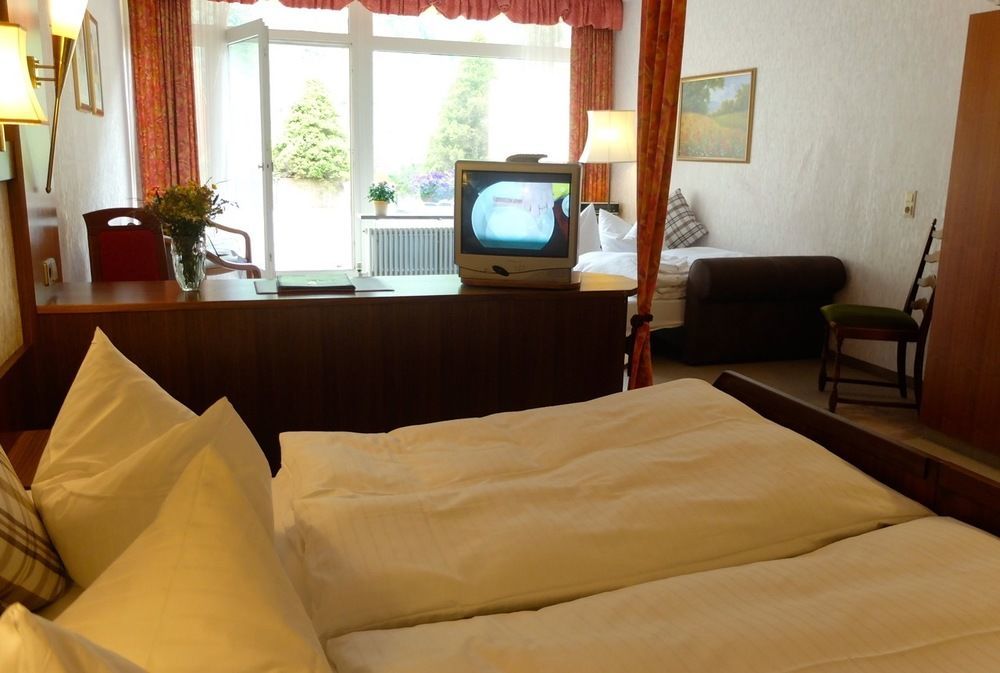 Hotel Valsana Am Kurpark Bad Wildbad Exterior foto