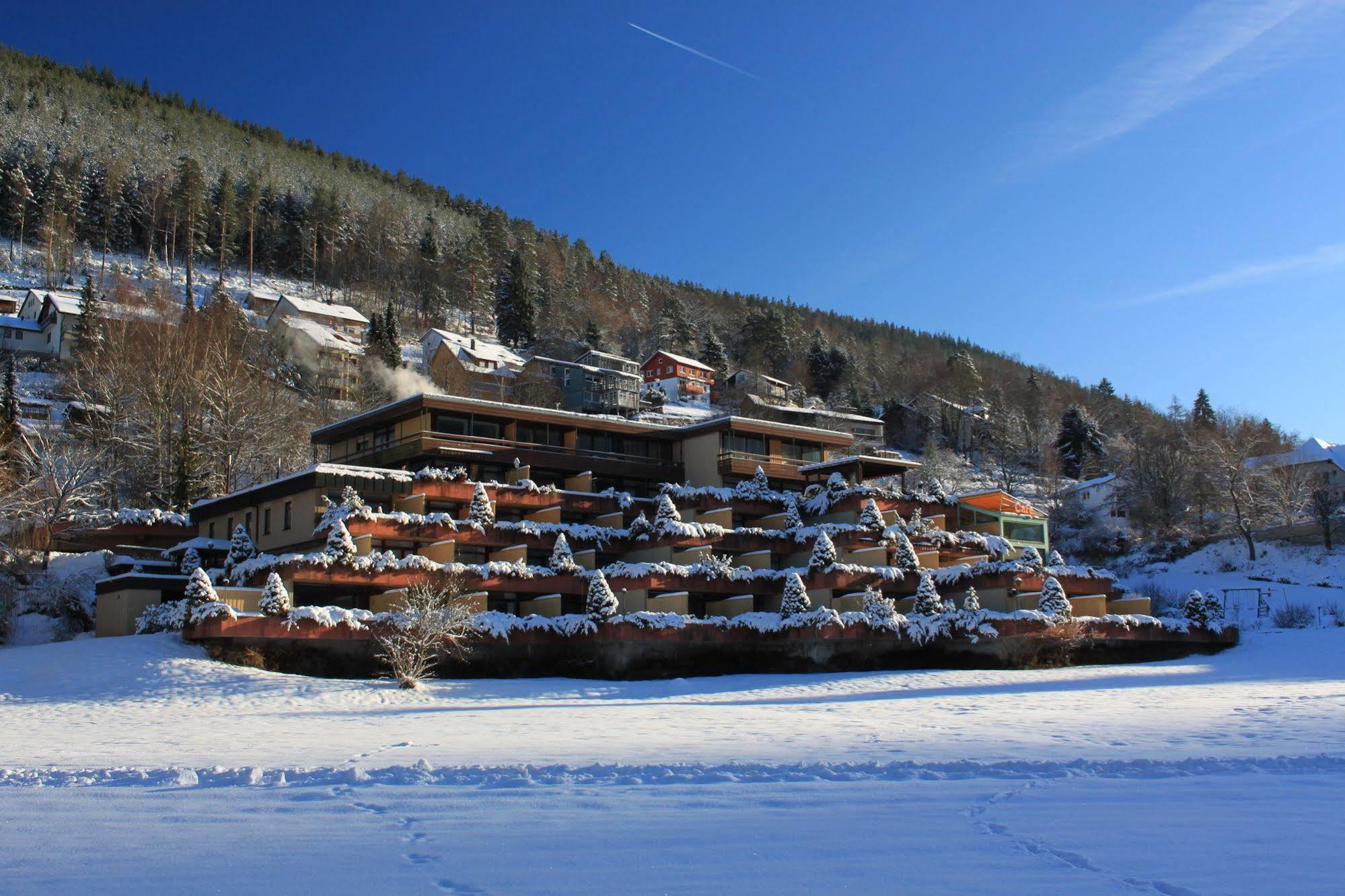 Hotel Valsana Am Kurpark Bad Wildbad Exterior foto